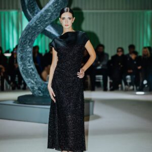 Фустан ЕВЕНТ - Долг свечен фустан од светкав материјал