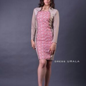 Женски фустан Урала во крем боја со портокалови бобици