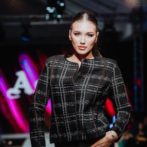 Шанел црно-бело сако Меру